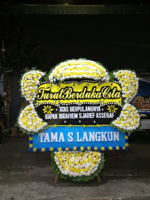 Papan Bunga Duka di Danowudu