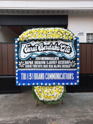 Papan Bunga Duka di Danowudu